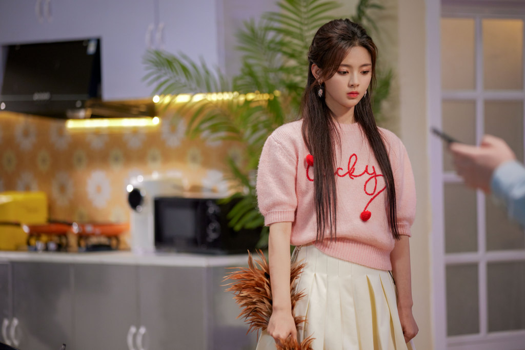 《开播!情景喜剧》杨超越组晋级总决赛,但明星素人恋,有待商榷休闲区蓝鸢梦想 - Www.slyday.coM 《开播!情景喜剧》杨超越组晋级总决赛,但明星素人恋,有待商榷休闲区蓝鸢梦想 - Www.slyday.coM