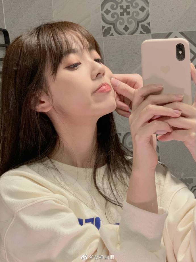 可爱小姐姐迷人自拍美照欣赏好看啊__财经头条