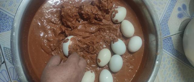 怎样用黄泥桨腌制咸鸭蛋?__财经头条