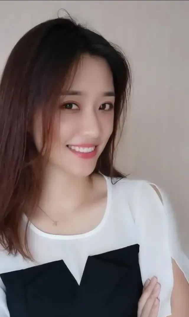 三妮阿姨被称为山东第一美女,其颜值担当确实是当之无愧