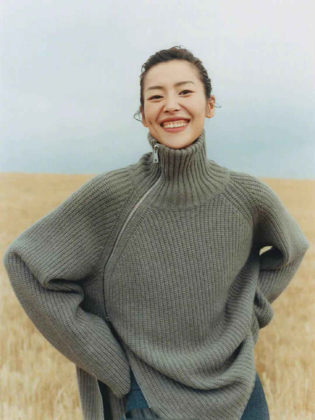 跨界设计师刘雯带着liuwen x erdos 2022联名系列来了_高清图集_新浪