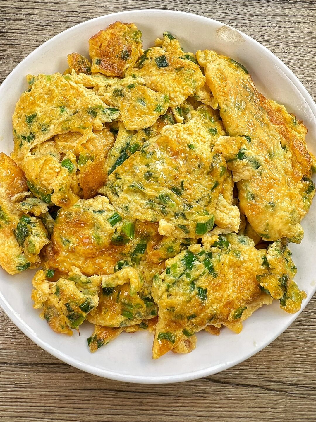 超好吃的香葱炒鸡蛋鸡蛋配着香葱拌饭吃真的太香了