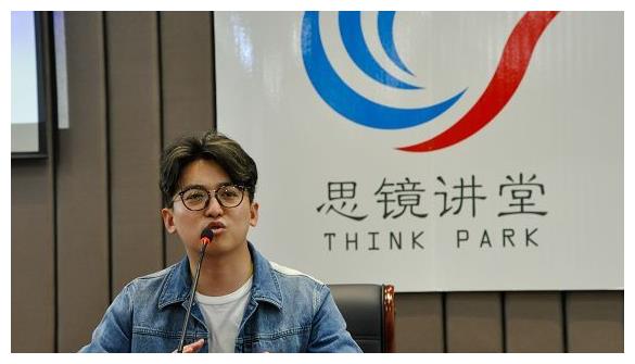 《奔跑吧》总导演身份不简单,22岁就任浙江卫视,史上最帅导演