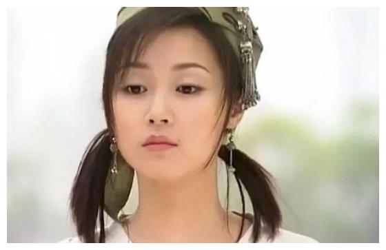 她是在《我与僵尸有个约会》扮演马小玲这个角色的万绮雯,那部电视剧