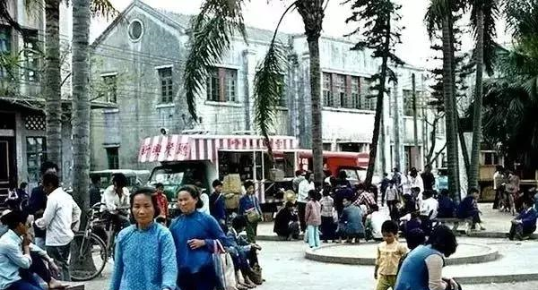 老照片:1980年的深圳是这个样子的,能看到今天大都市的影子吗?休闲区蓝鸢梦想 - Www.slyday.coM 老照片:1980年的深圳是这个样子的,能看到今天大都市的影子吗?休闲区蓝鸢梦想 - Www.slyday.coM