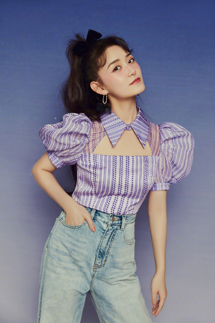 可爱美女艺人蒋依依迷人写真美照好看啊