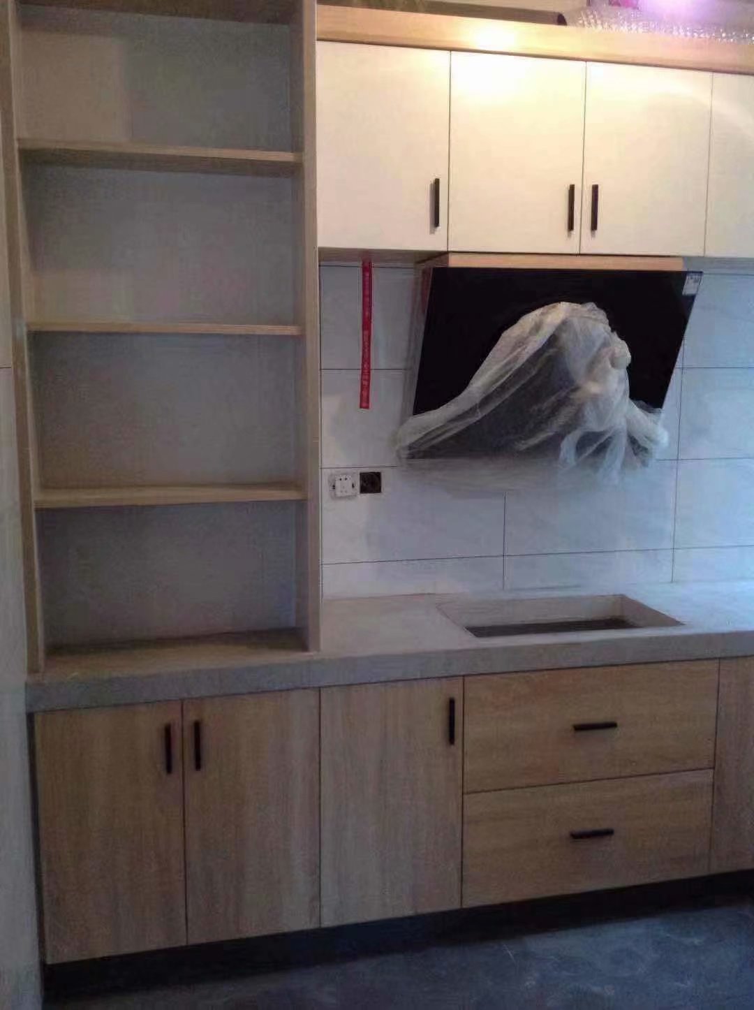 免漆板现场做柜子简单实用利用好每一寸空间