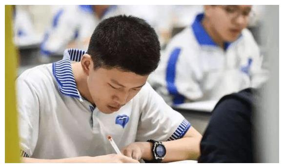 女孩填志愿失误没考上清华,父亲让她复读,再战高考后考了多少分休闲区蓝鸢梦想 - Www.slyday.coM 女孩填志愿失误没考上清华,父亲让她复读,再战高考后考了多少分休闲区蓝鸢梦想 - Www.slyday.coM