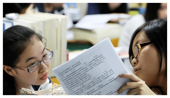 女孩填志愿失误没考上清华,父亲让她复读,再战高考后考了多少分休闲区蓝鸢梦想 - Www.slyday.coM 女孩填志愿失误没考上清华,父亲让她复读,再战高考后考了多少分休闲区蓝鸢梦想 - Www.slyday.coM