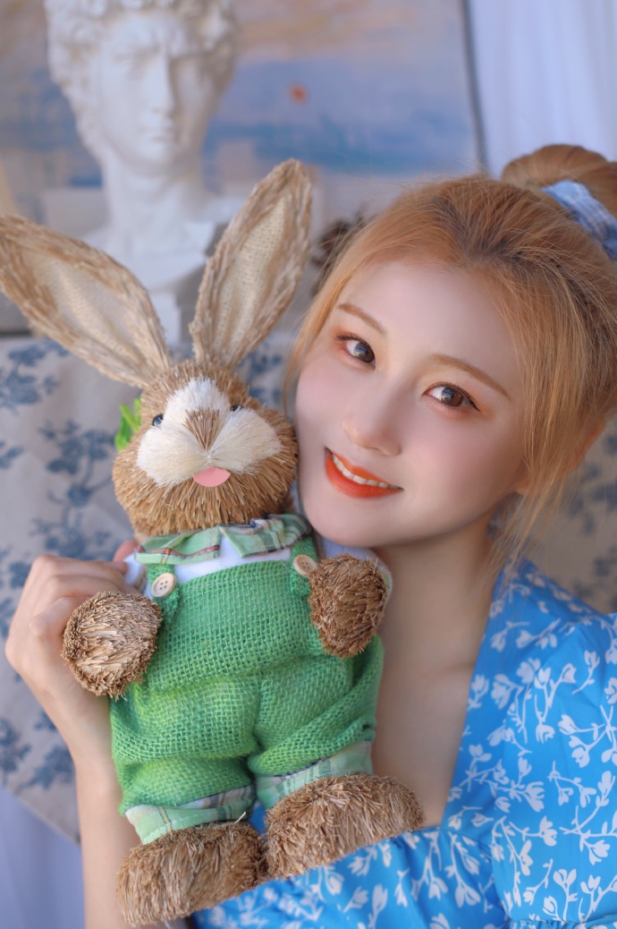 美女艺人gnz48-王偲越迷人可爱美照好清纯