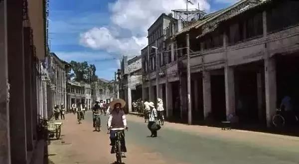 老照片:1980年的深圳是这个样子的,能看到今天大都市的影子吗?休闲区蓝鸢梦想 - Www.slyday.coM 老照片:1980年的深圳是这个样子的,能看到今天大都市的影子吗?休闲区蓝鸢梦想 - Www.slyday.coM