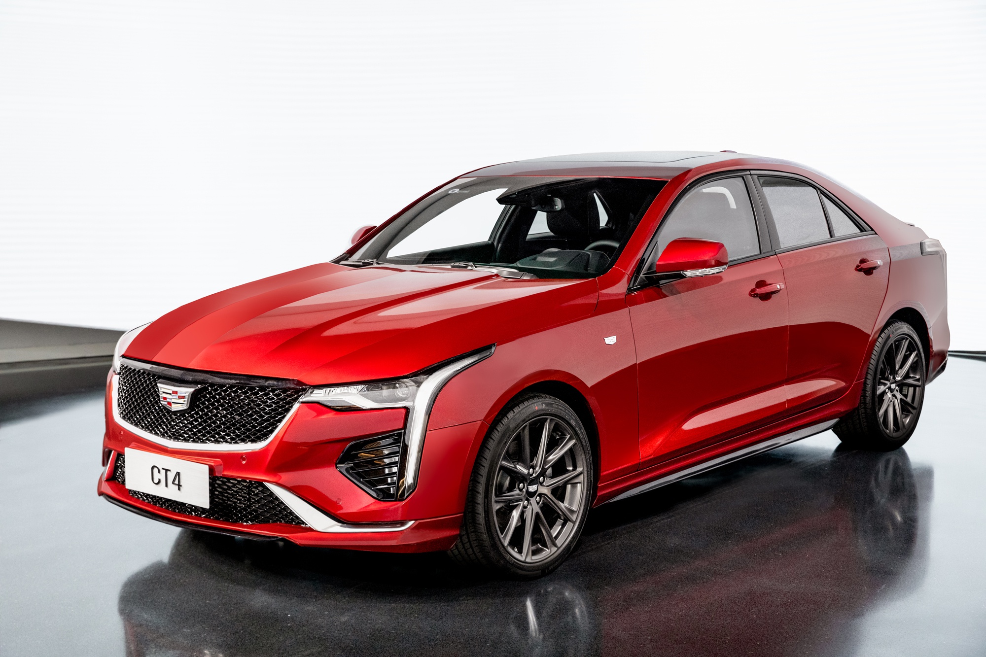 凯迪拉克ct4上市,同级唯一后驱起售价"跌破"24万?