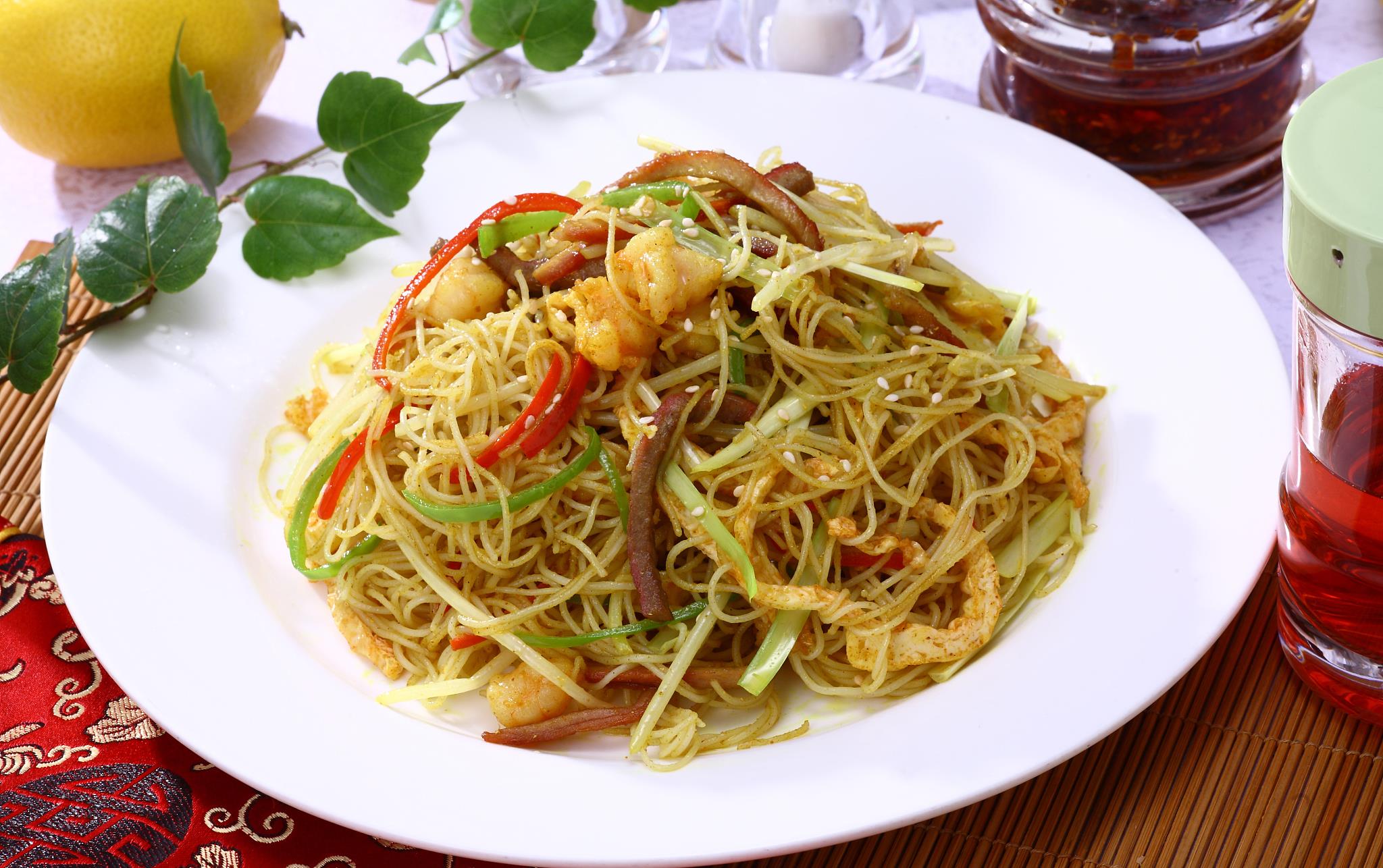 今日美食分享:沙县肉丝炒米粉,软糯但是不失劲道!__财经头条