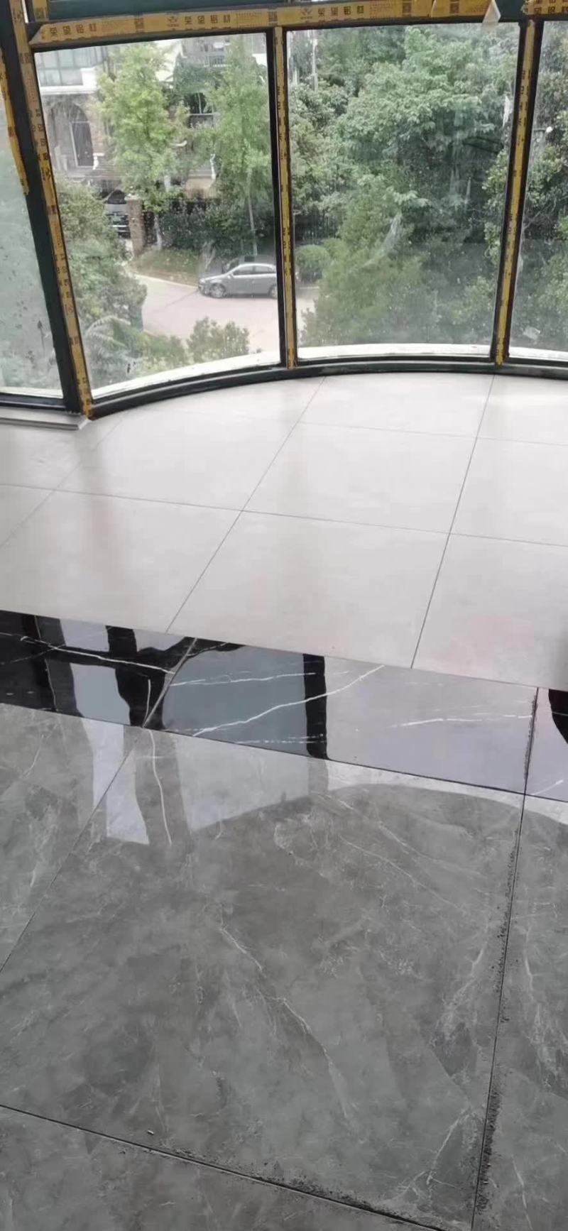 明月港湾瓦工毕业弧形阳台贴地砖费了师傅很多脑细胞