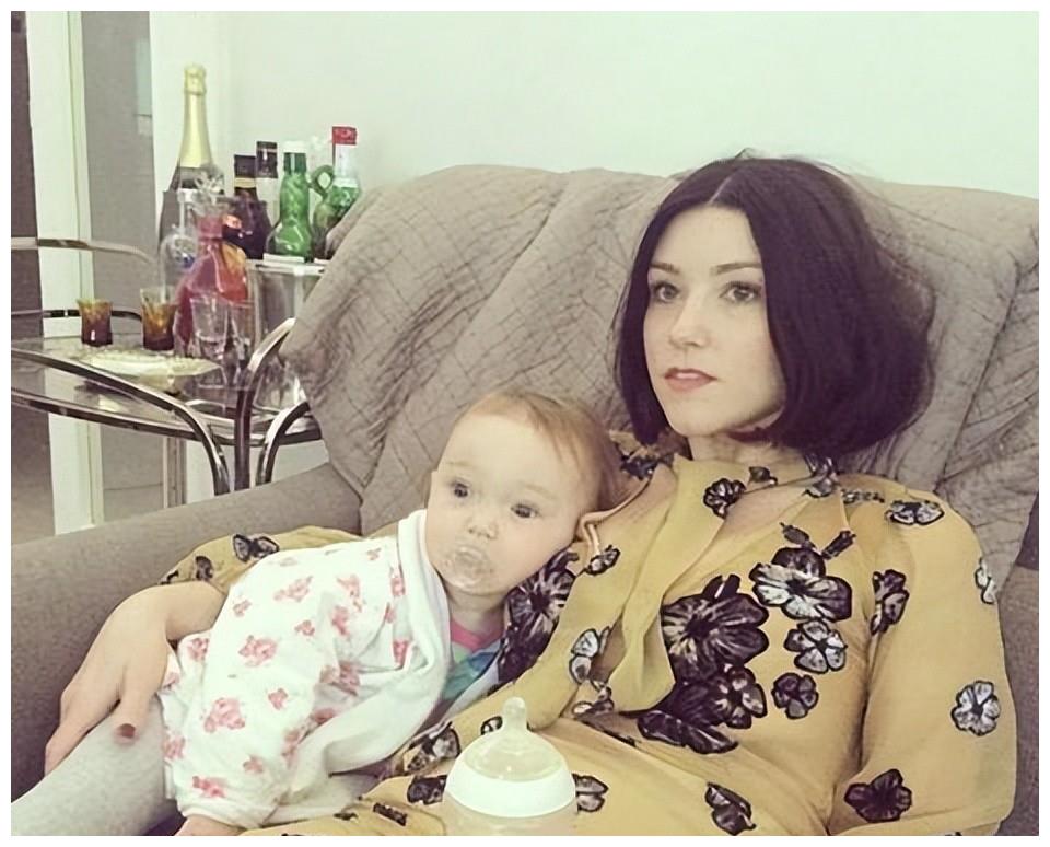 裘德洛年轻时的美颜有多盛世好莱坞千人斩至今是传说