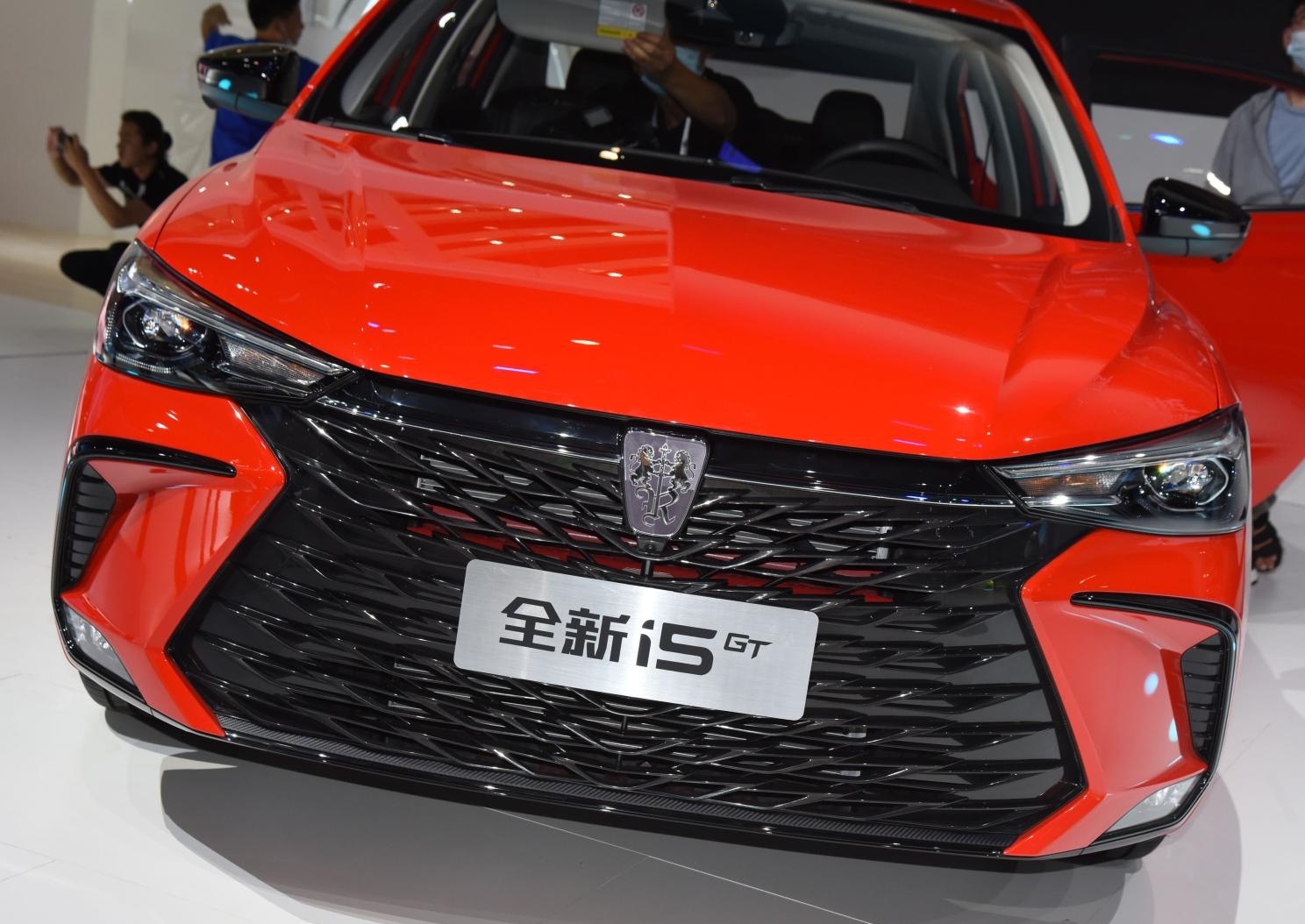荣威i5 gt成都车展正式首发亮相,造型运动,更加年轻化