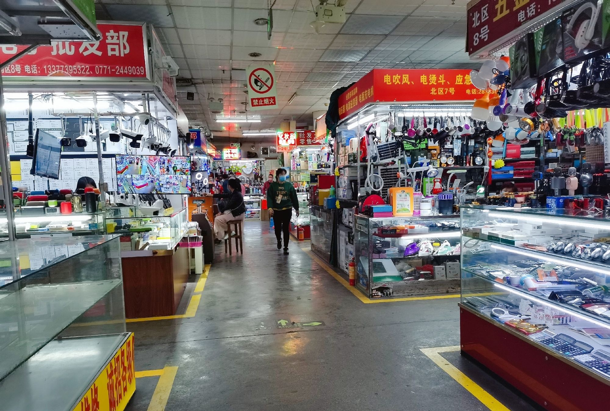 各大批发商场及夜市地摊,开始复工返工,可爱的南宁,复苏的城市