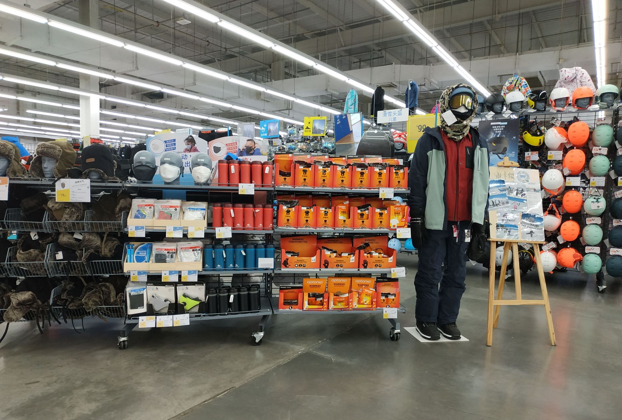 我们在上海走进迪卡侬,看看这家 运动超市里哪些商品最具