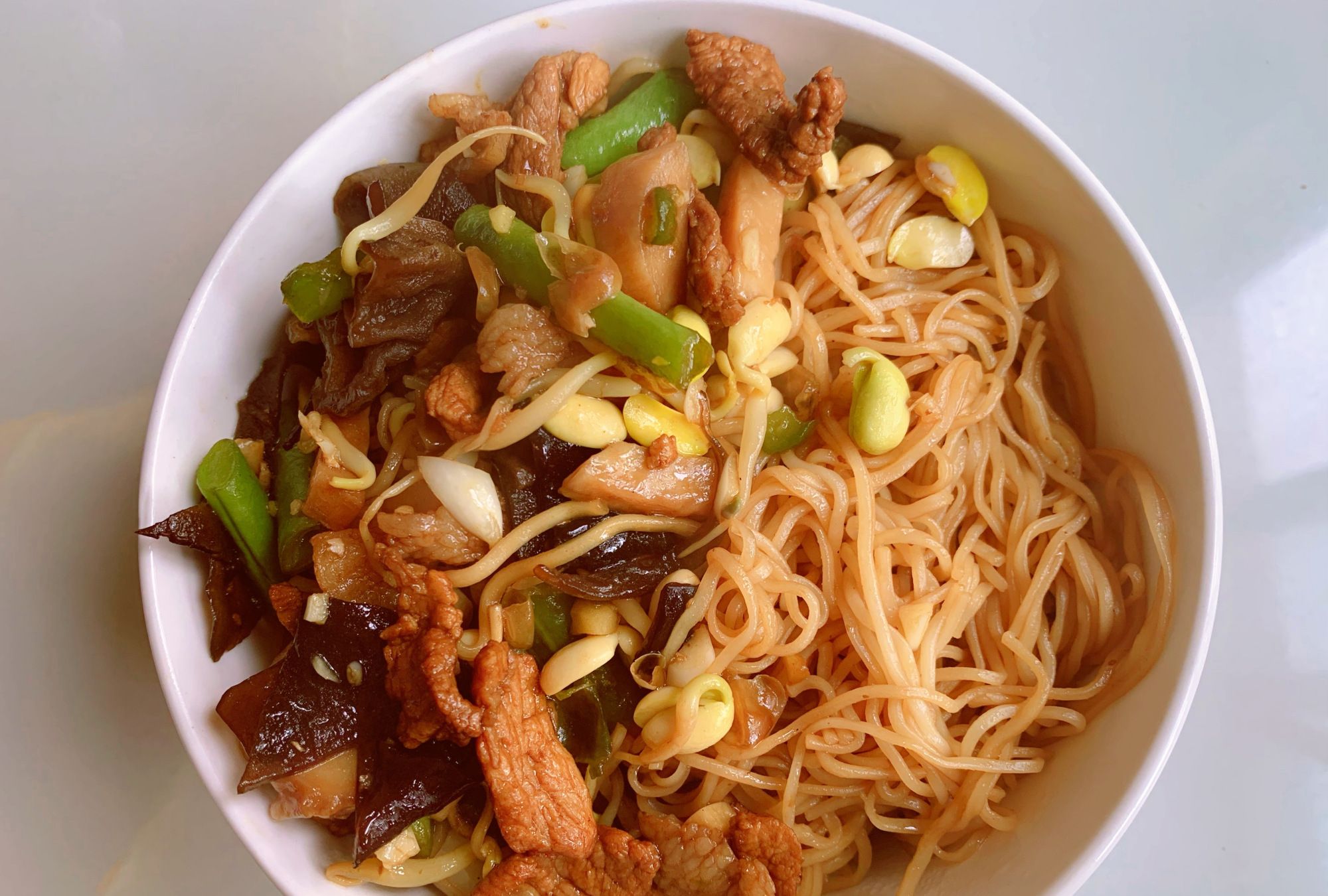 面条吃腻了,不妨试试河南卤面,面条筋道入味,好吃不腻!