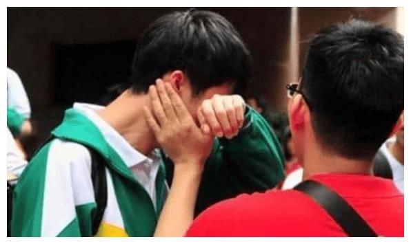 女孩填志愿失误没考上清华,父亲让她复读,再战高考后考了多少分休闲区蓝鸢梦想 - Www.slyday.coM 女孩填志愿失误没考上清华,父亲让她复读,再战高考后考了多少分休闲区蓝鸢梦想 - Www.slyday.coM