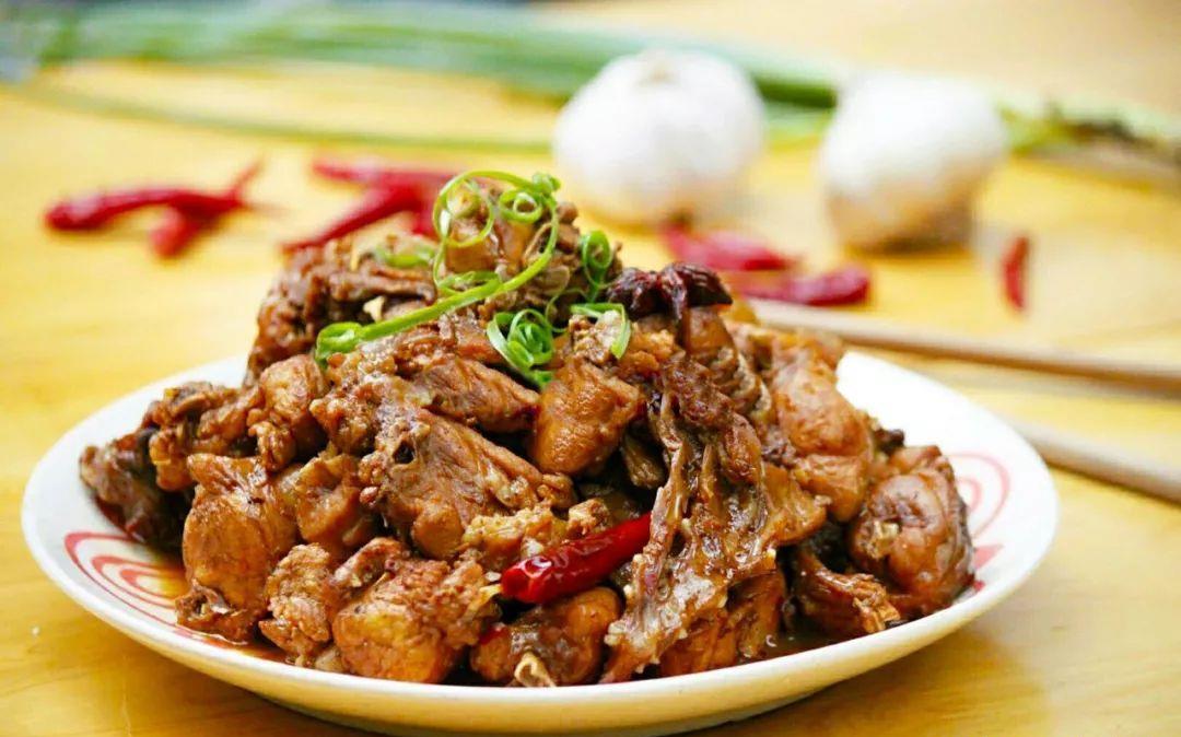 香辣诱人的红烧兔肉,教你可爱的兔兔,这么吃才好吃