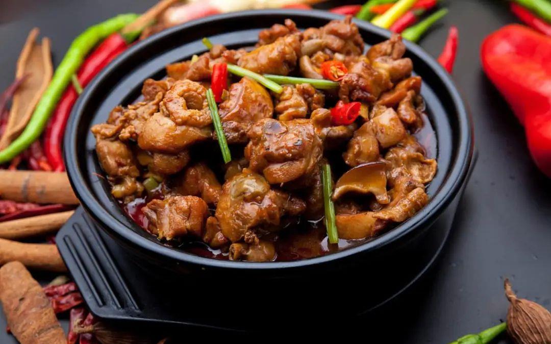 最近提拉就听说了一个关于重庆鸡公煲的趣事.