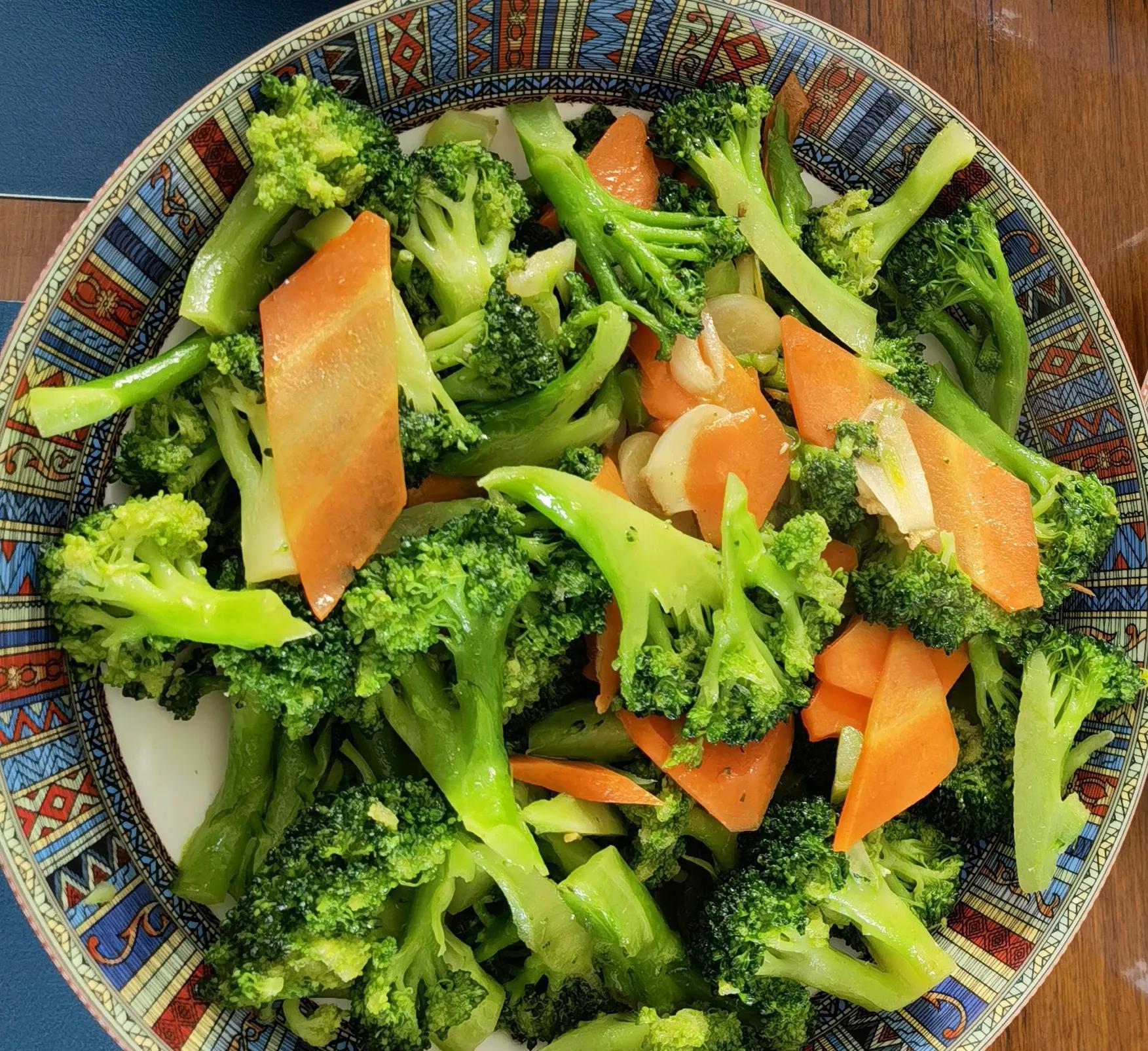 分享我的美食做法炝拌西兰花今日头条