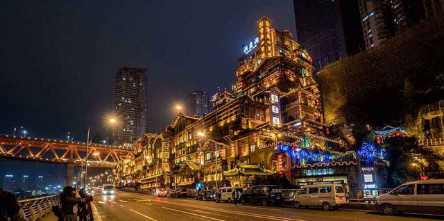 重庆市多少人口_这座中国人口最多的城市,人口超过北上广深,有着独特的城市