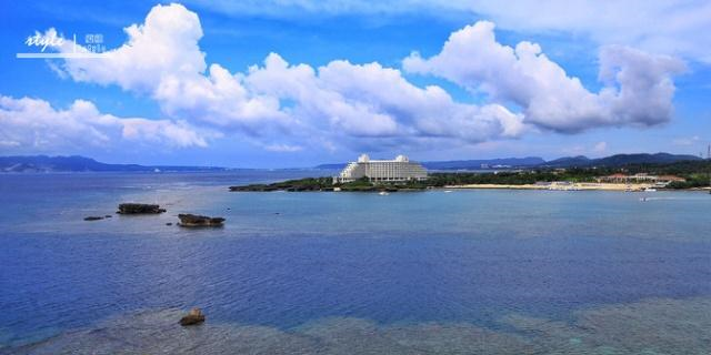 能容纳万人坐下的草坪,欣赏海天一色的美景|万座毛|厦航|摄影_新浪