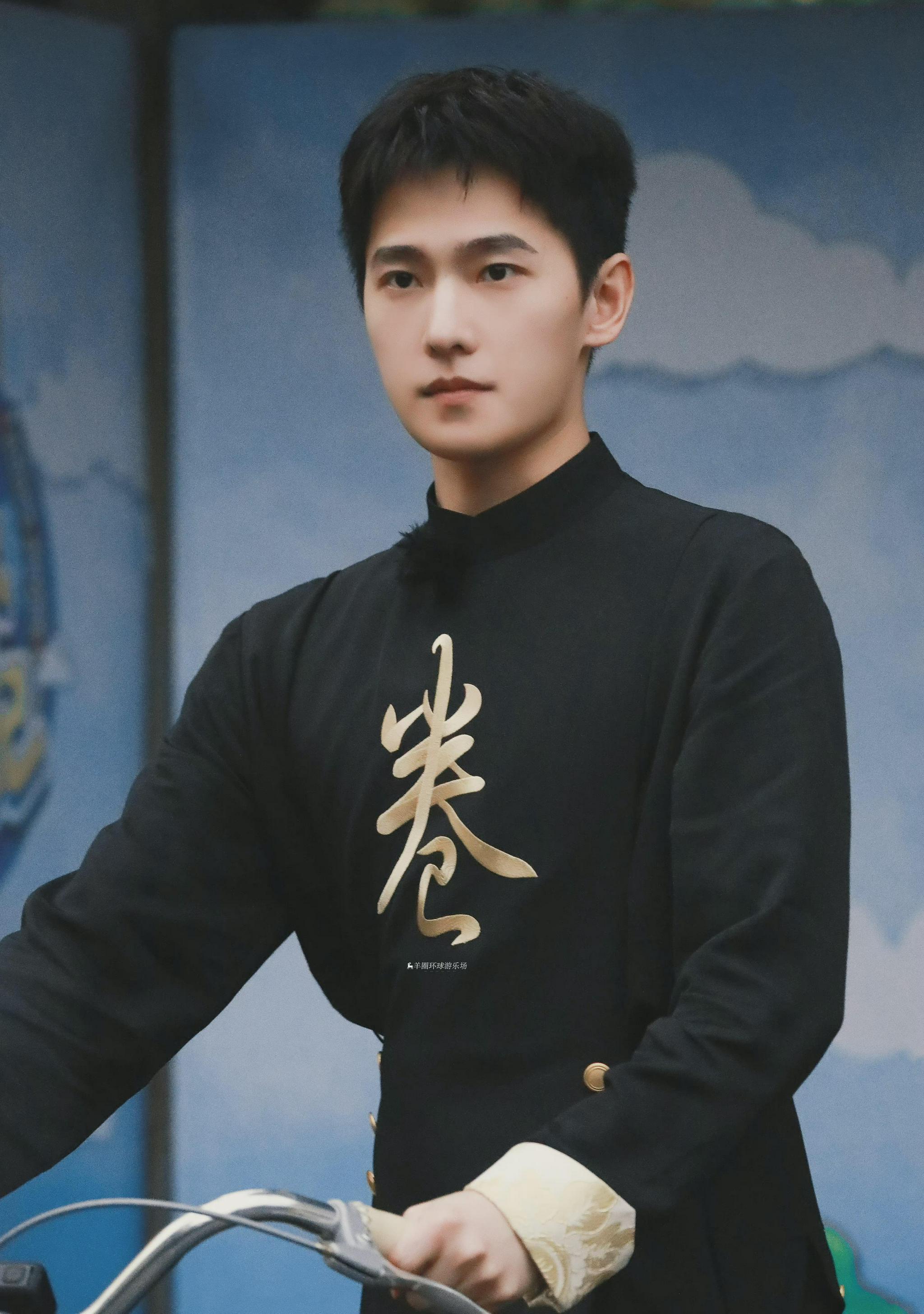 军艺校草连续剧又更新了!