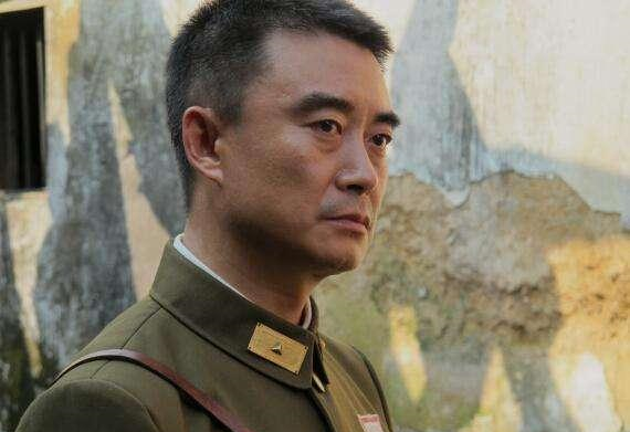 此人一战歼敌3万本是抗日名将却因站错队伍关了10年监狱