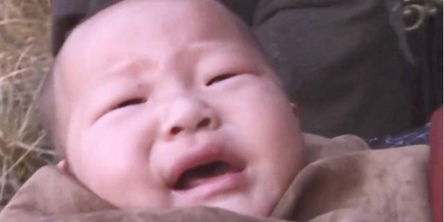 年仅五岁的小英雄,出生于战场上,牺牲时一句话让所有妈妈泪崩休闲区蓝鸢梦想 - Www.slyday.coM 年仅五岁的小英雄,出生于战场上,牺牲时一句话让所有妈妈泪崩休闲区蓝鸢梦想 - Www.slyday.coM