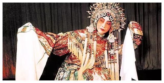 京剧男扮女装?京剧男扮女装艺术价值