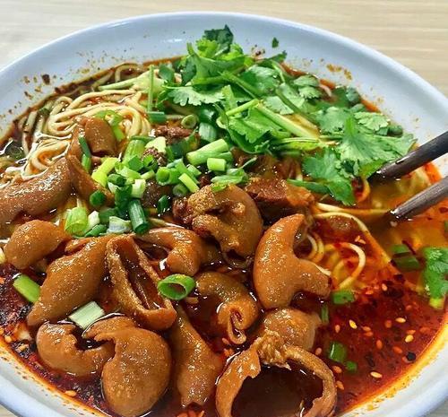 记忆中的肥肠面