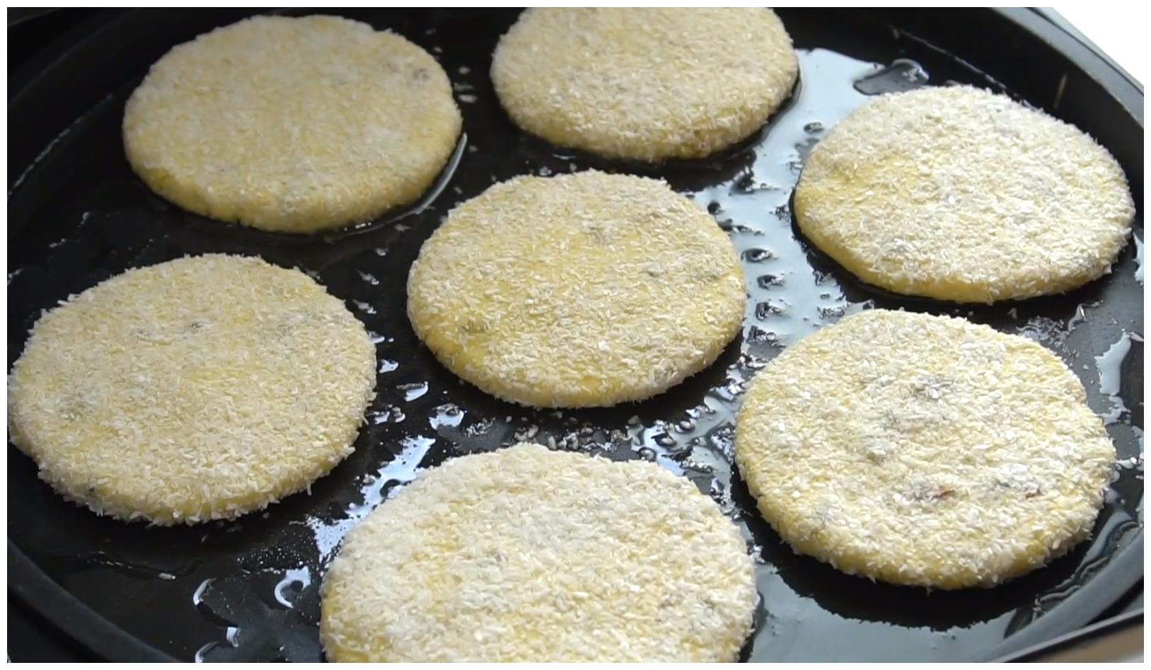 秋天我家常做这锅饼,不加面粉不加水,软糯香甜,放凉了也好吃