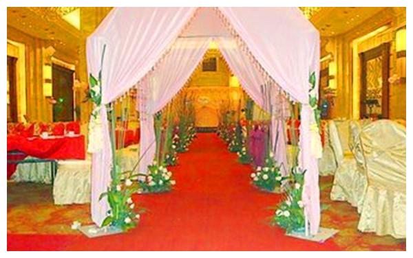 侄子结婚我给两万,去参加婚礼却没人理我,得知原因后我转身就走休闲区蓝鸢梦想 - Www.slyday.coM 侄子结婚我给两万,去参加婚礼却没人理我,得知原因后我转身就走休闲区蓝鸢梦想 - Www.slyday.coM