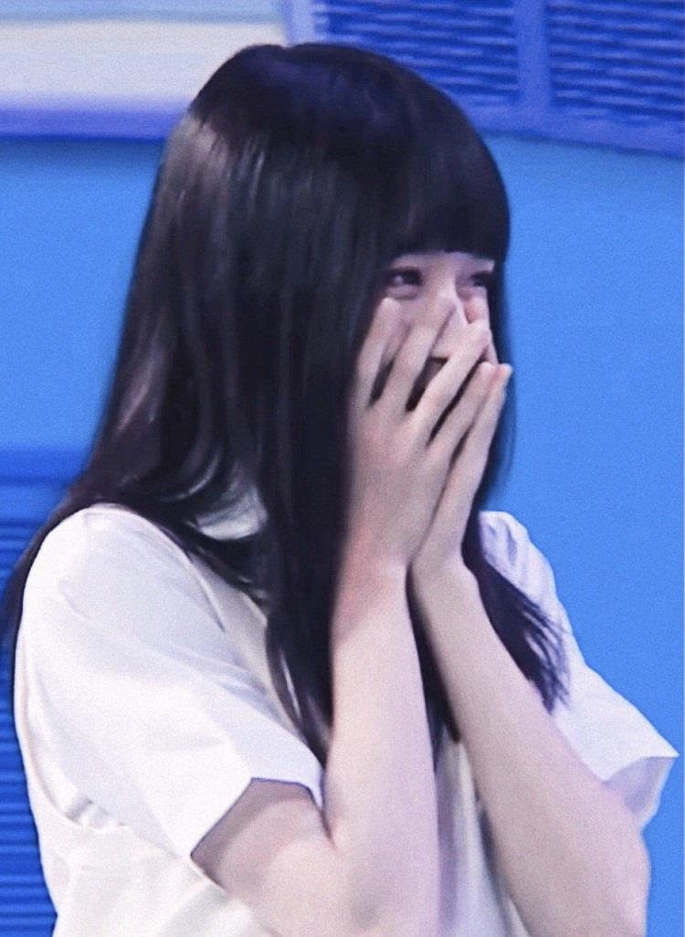 看完贺峻霖的女装造型,很难不让人心动!