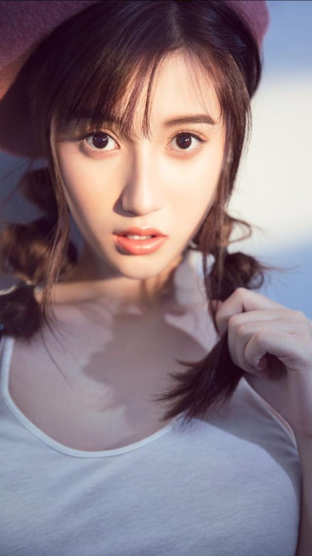 女演员胡嘉欣:清新甜美,楚楚动人!