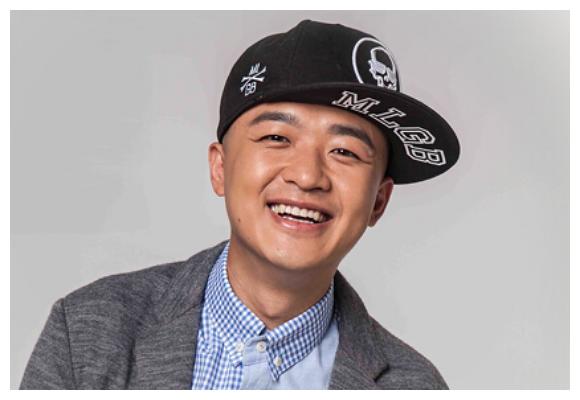 为角色不惜剃光头,连拍五部烂片口碑炸裂,36岁包贝尔导演梦碎