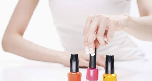 爱美的女孩们看过来，你们喜欢的指甲油是这样的历史休闲区蓝鸢梦想 - Www.slyday.coM