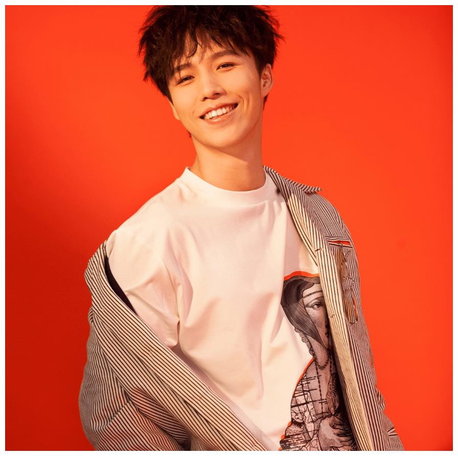 她被张庭抢走老公,独自抚养儿女22年,如今儿子女儿颜值逆天!