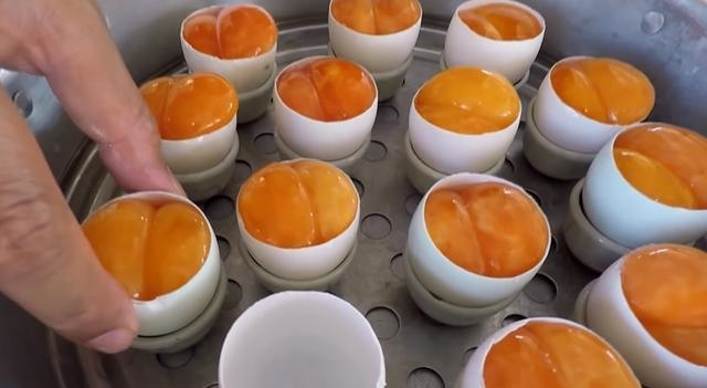 因为一个传说“火”起来的小吃,一度有钱也难寻,如今卖8块一缸休闲区蓝鸢梦想 - Www.slyday.coM 因为一个传说“火”起来的小吃,一度有钱也难寻,如今卖8块一缸休闲区蓝鸢梦想 - Www.slyday.coM