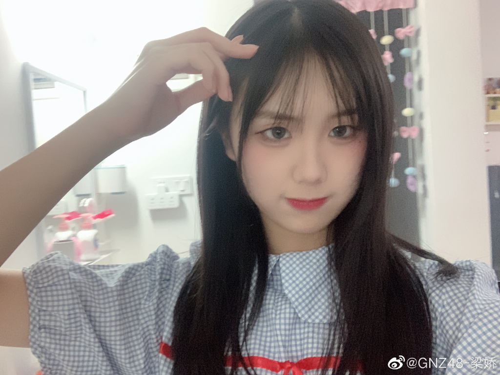 偶像美少女gnz48-梁娇迷人可爱美照