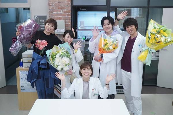 志田未来落泪山口智子 中尾明庆 望月步与 监察医生 杀青 志田未来落泪山口智子 中尾明庆 望月步与 监察医生 杀青