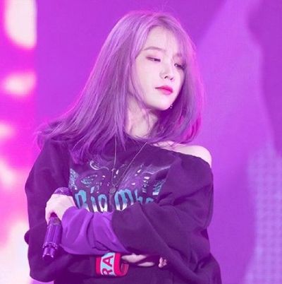 妆容|iu 几分淡妆就足够美 蓝紫发色都驾驭得很好 iu紫发