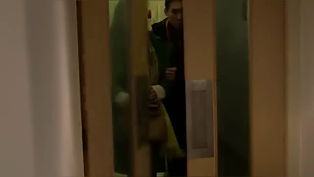 穷小伙送美女回家 终究还是逃不过美人关 穷小伙送美女回家 终究还是逃不过美人关