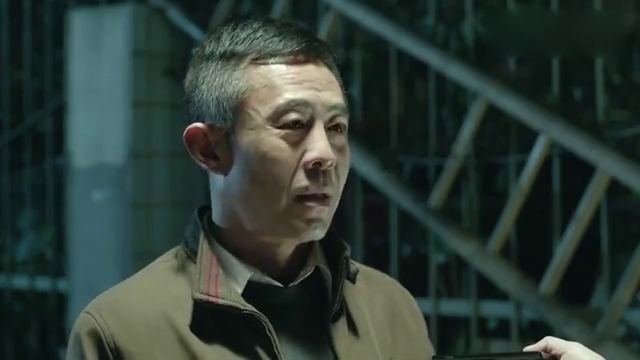 裸雪:官员吃饭,将上任的书记备受欢迎,前任市长却遭受冷落