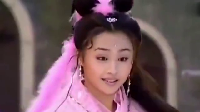 乌龙闯情关:霍水仙一上街就闯祸,长得太美了就是烦恼