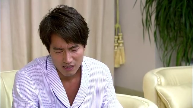 吴桐抱着他哭了起来