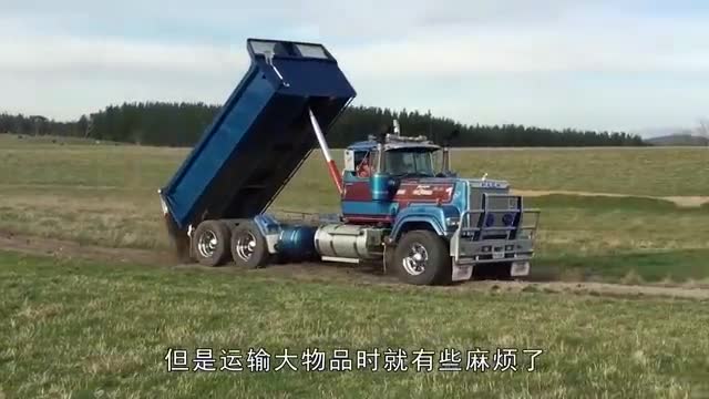 重达10000吨的卡车如何卸货?看完后不禁感叹:原来还有这种操作